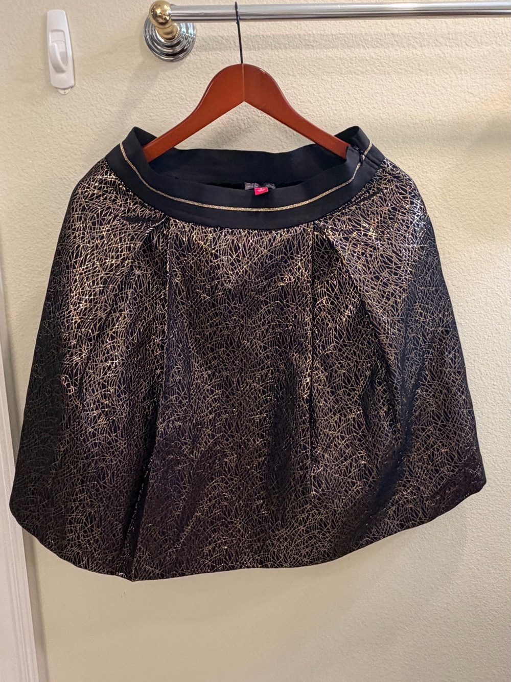 Vince Camuto Black with Gold Metallic A-Line Skirt